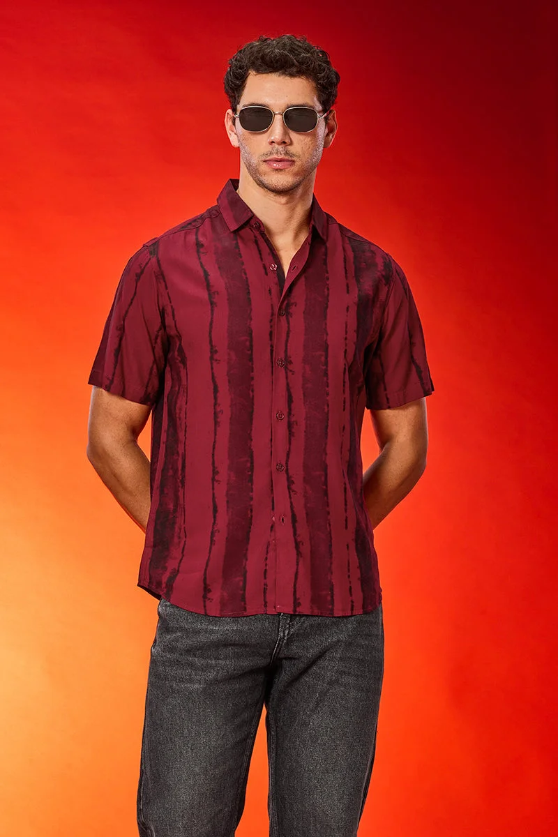 سنيتش قميص أحمر بضربات فرشاة